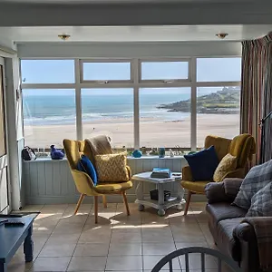 Idyllic Inchydoney Beach - Amazing Sea Views, Path To Beach! Holiday home Cork